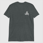 Triskelion Hörner - Basic Unisex T-Shirt (Stick)