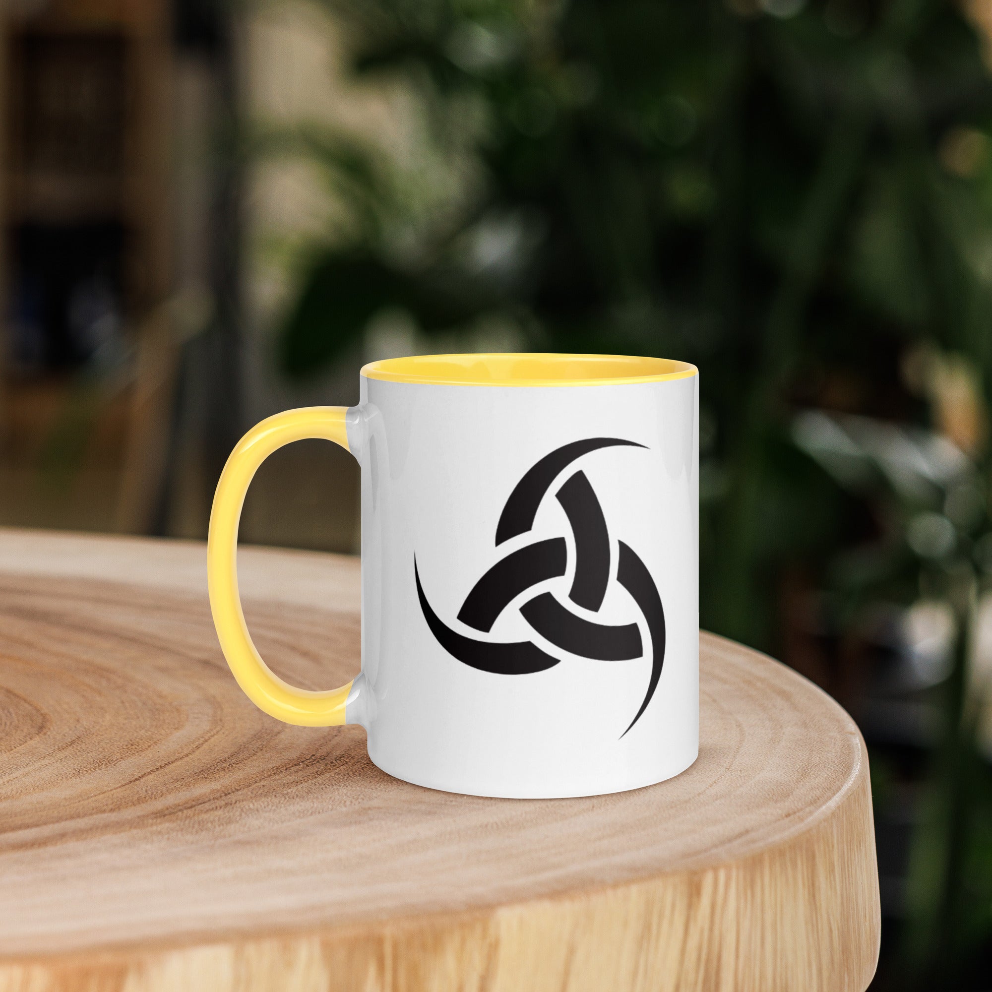 Triskelion Hörner - Tasse mit farbiger Innenseite