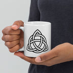 Triquetra - Weiße, glänzende Tasse