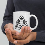 Triquetra - Weiße, glänzende Tasse