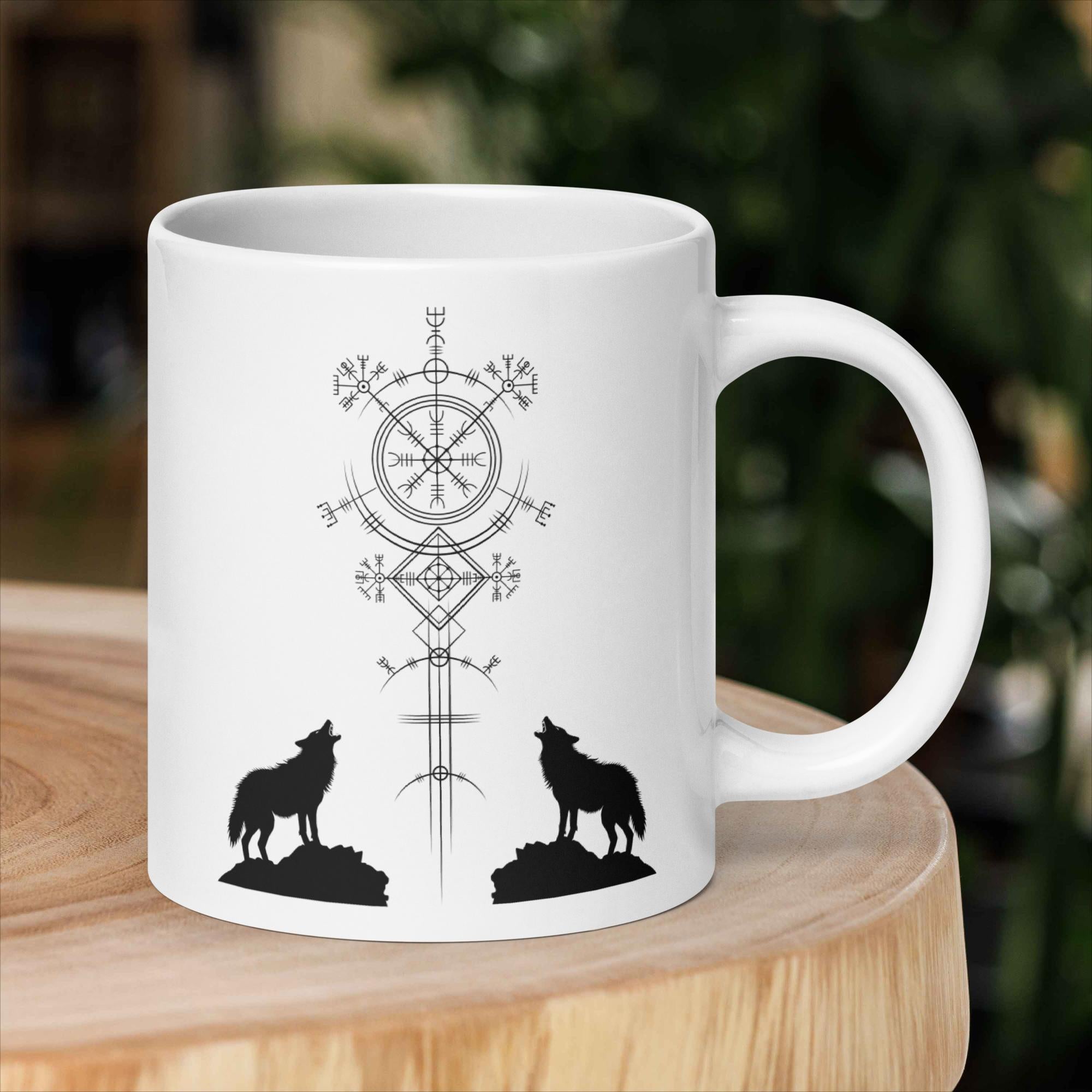 Aegishjalmur Wölfe - Weiße, glänzende Tasse